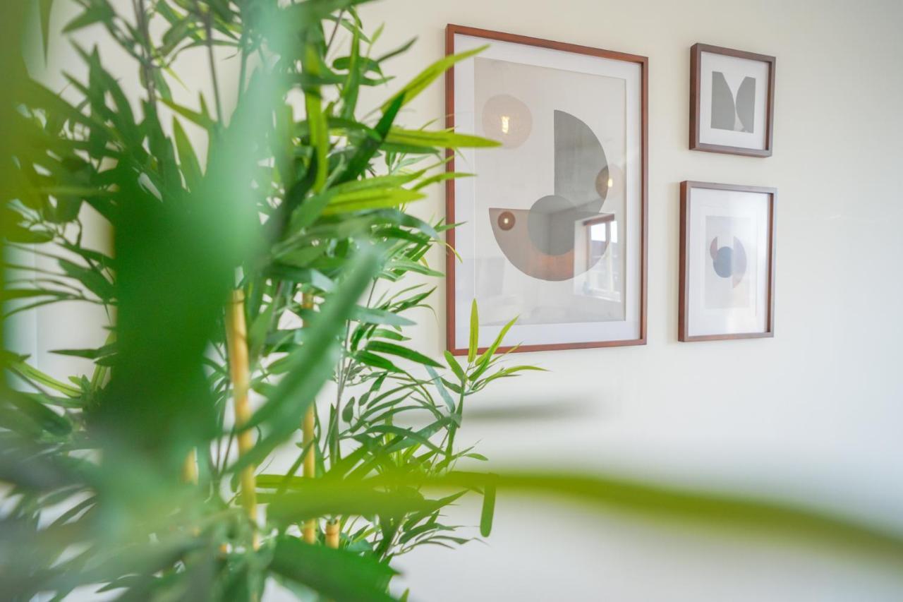 Stylish Apartment With Private Parking Кардиф Екстериор снимка