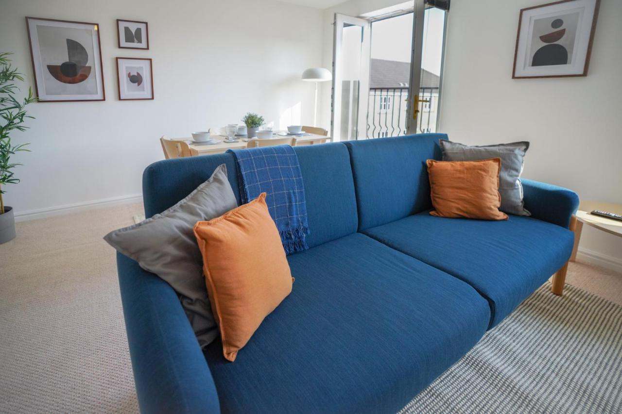 Stylish Apartment With Private Parking Кардиф Екстериор снимка