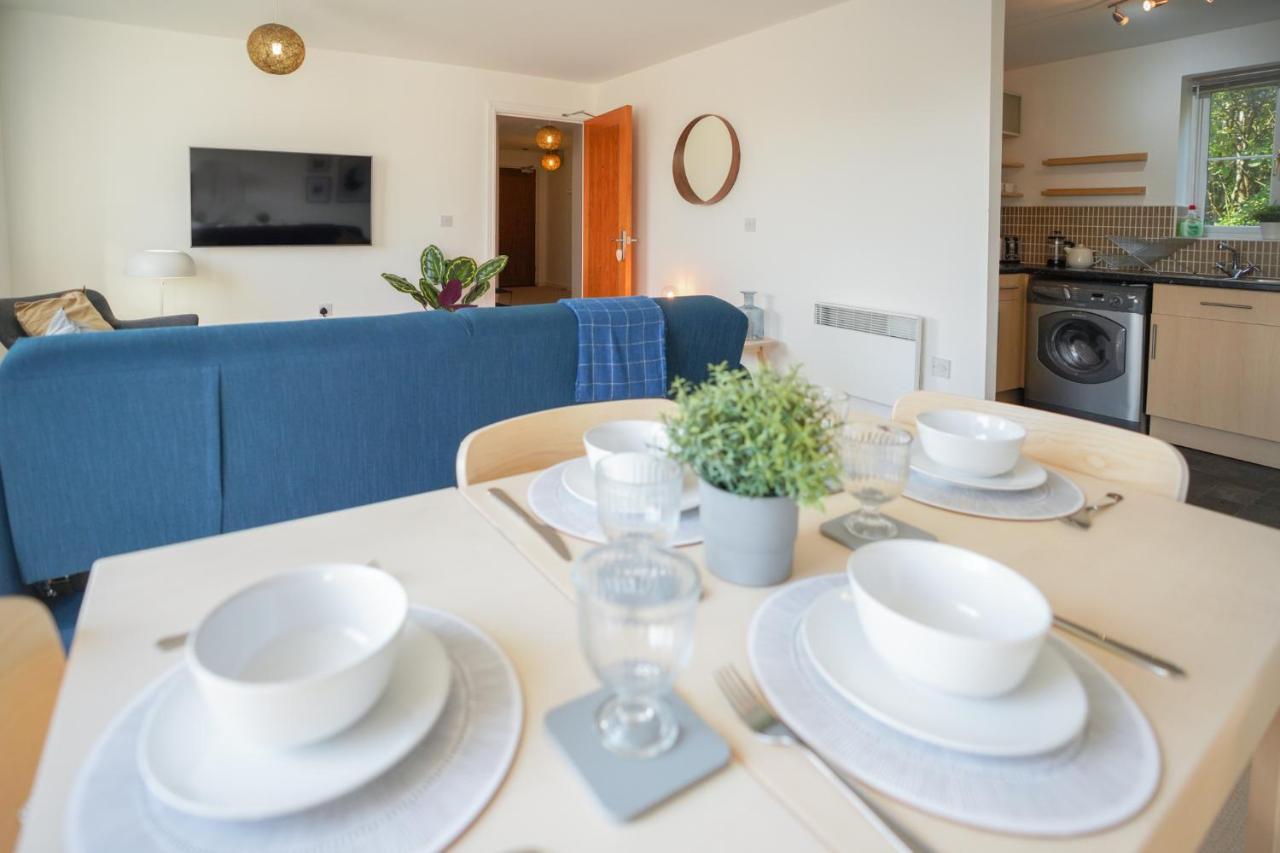 Stylish Apartment With Private Parking Кардиф Екстериор снимка